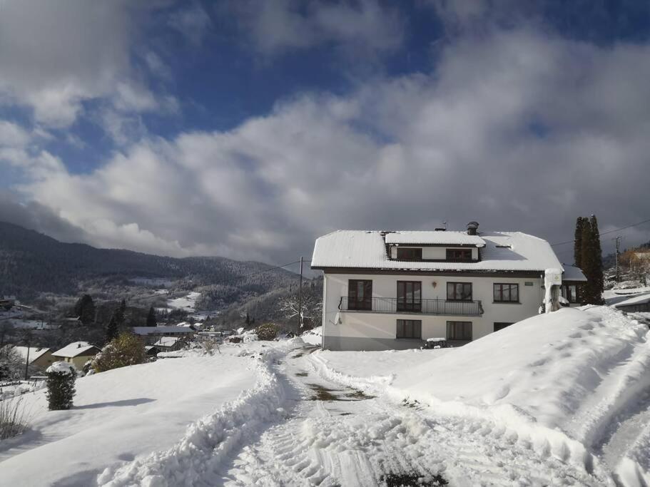 Au Pied Du Mont Saint-Maurice-sur-Moselle