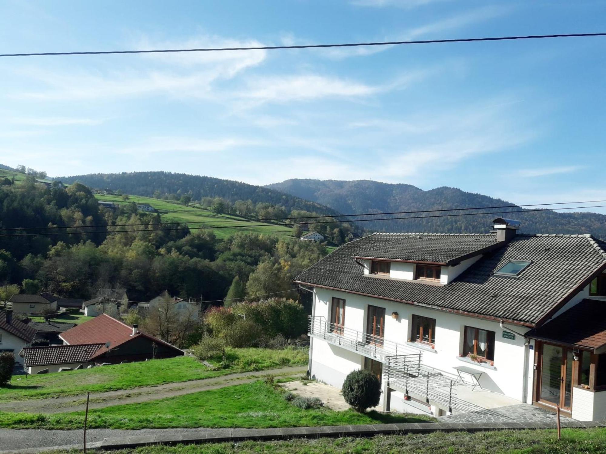Au Pied Du Mont